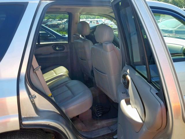 5GADT13S062294171 - 2006 BUICK RAINIER CX SILVER photo 6