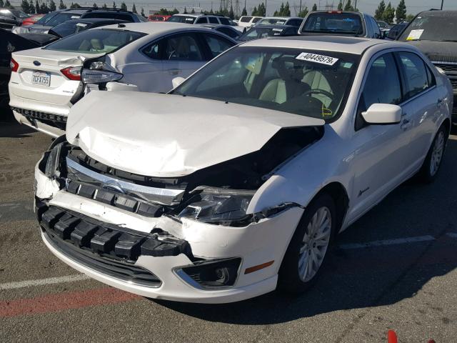 3FADP0L32AR338073 - 2010 FORD FUSION HYB WHITE photo 2