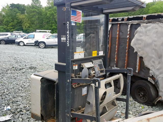 1A274305 - 2004 OTHR FORKLIFT TWO TONE photo 1