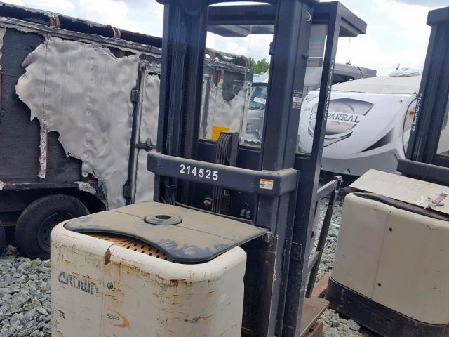 1A274305 - 2004 OTHR FORKLIFT TWO TONE photo 4