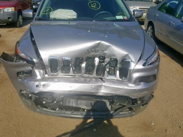 1C4PJMCX2JD576646 - 2018 JEEP CHEROKEE L SILVER photo 7