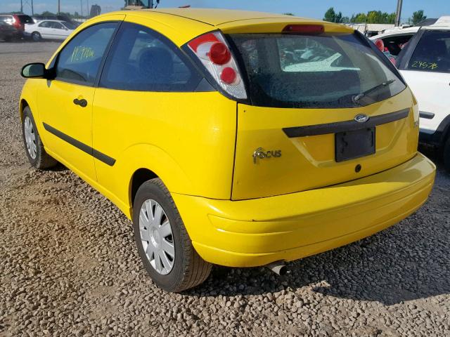 3FAFP31394R124487 - 2004 FORD FOCUS ZX3 YELLOW photo 3