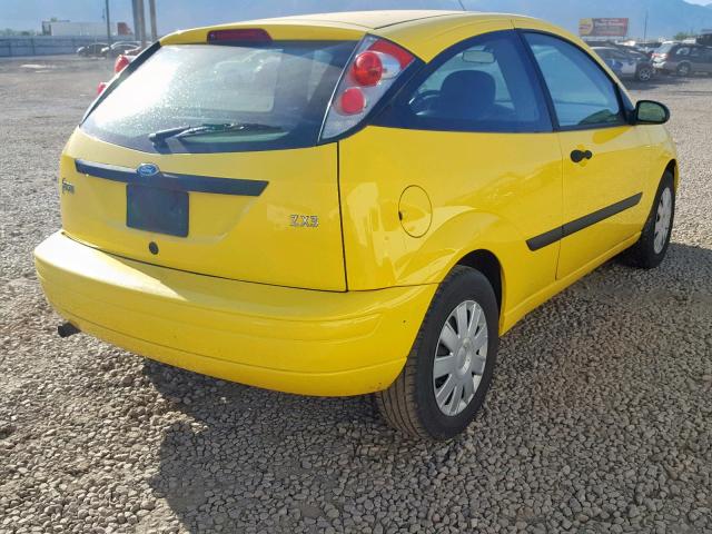 3FAFP31394R124487 - 2004 FORD FOCUS ZX3 YELLOW photo 4