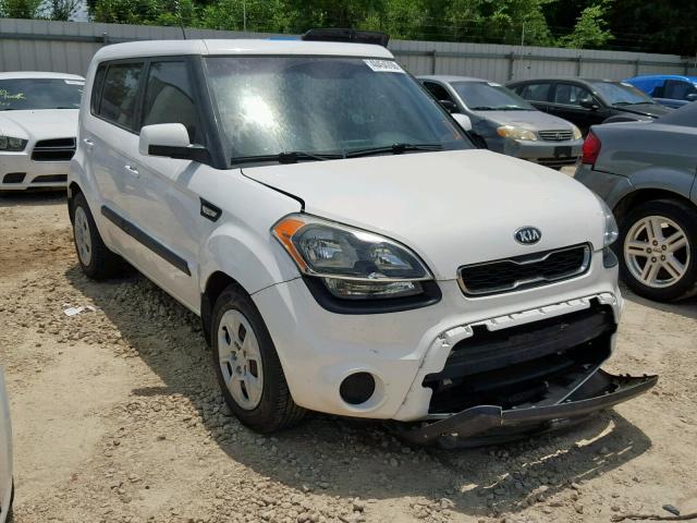 KNDJT2A55D7768362 - 2013 KIA SOUL WHITE photo 1