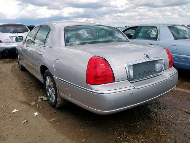 1LNHM83W03Y613193 - 2003 LINCOLN TOWN CAR C SILVER photo 3