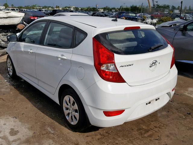 KMHCT5AE1GU243942 - 2016 HYUNDAI ACCENT SE WHITE photo 3