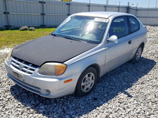 KMHCG35C35U357472 - 2005 HYUNDAI ACCENT GS SILVER photo 2