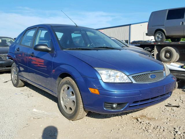 1FAFP34N75W211168 - 2005 FORD FOCUS ZX4 BLUE photo 1