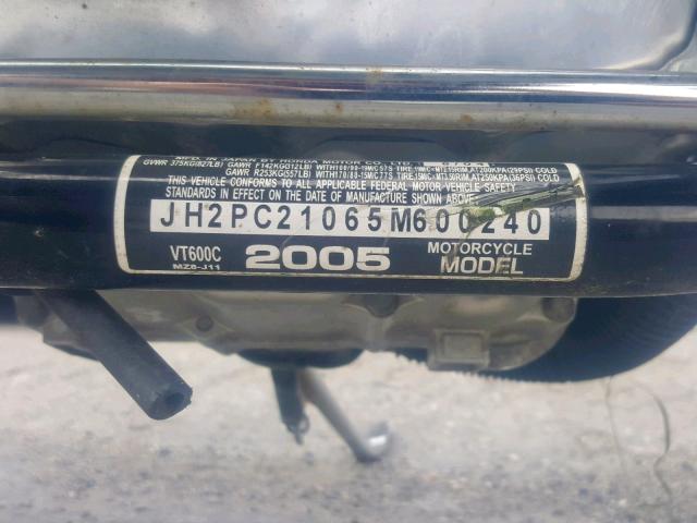 JH2PC21065M600240 - 2005 HONDA VT600 C BLACK photo 10