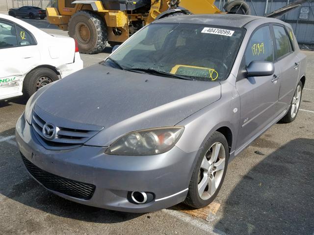 JM1BK343X51291357 - 2005 MAZDA 3 HATCHBAC GRAY photo 2