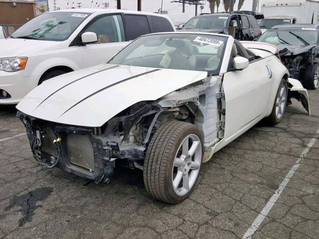 JN1AZ36A85M752219 - 2005 NISSAN 350Z ROADS WHITE photo 2