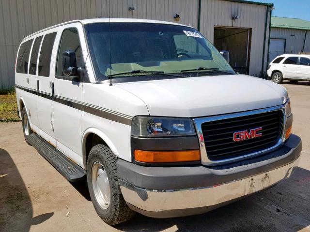 1GDFH15T041125233 - 2004 GMC SAVANA RV WHITE photo 1