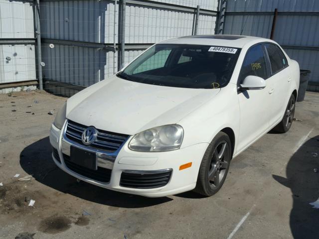 3VWHG71K77M019396 - 2007 VOLKSWAGEN JETTA 2.5 WHITE photo 2