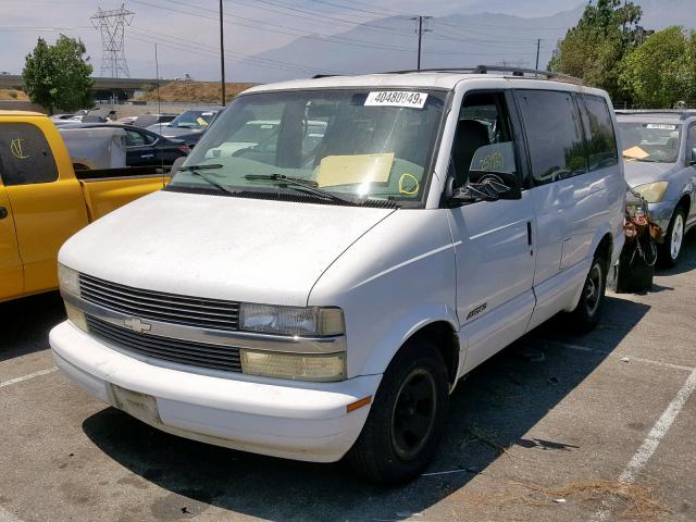 1GNDM19W5YB107622 - 2000 CHEVROLET ASTRO WHITE photo 2