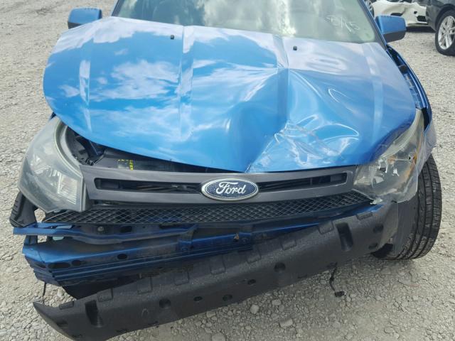 1FAHP3GN7AW167140 - 2010 FORD FOCUS SES BLUE photo 7