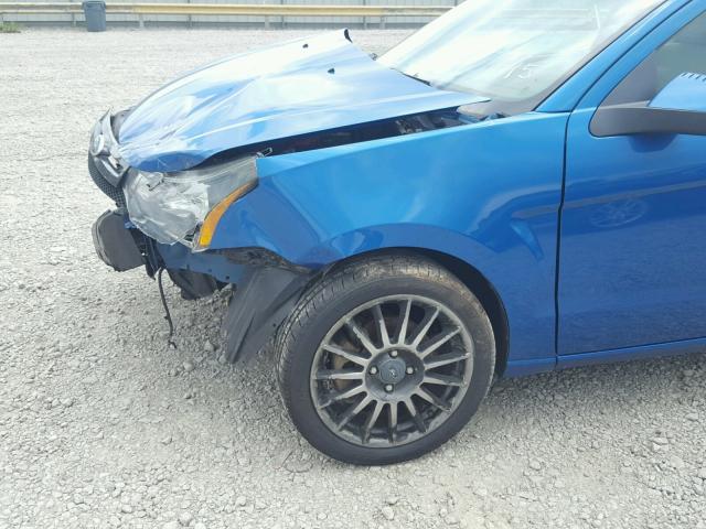 1FAHP3GN7AW167140 - 2010 FORD FOCUS SES BLUE photo 9