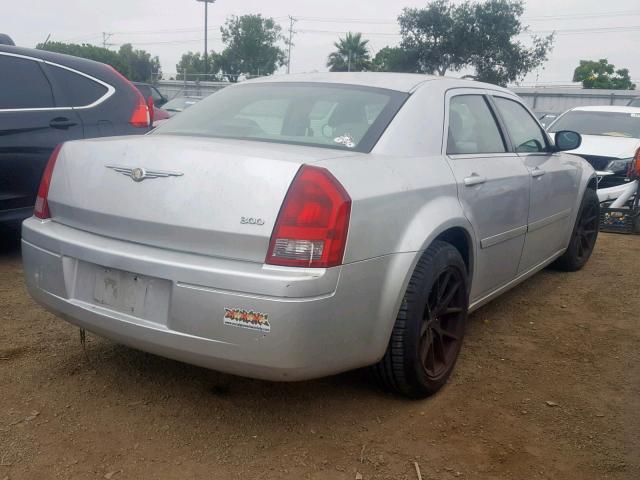 2C3KA43R86H501783 - 2006 CHRYSLER 300 SILVER photo 4