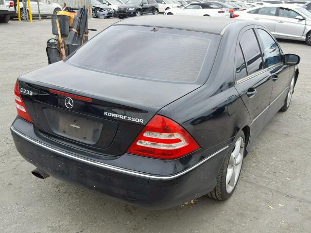 WDBRF40J65F641470 - 2005 MERCEDES-BENZ C 230K SPO BLACK photo 4