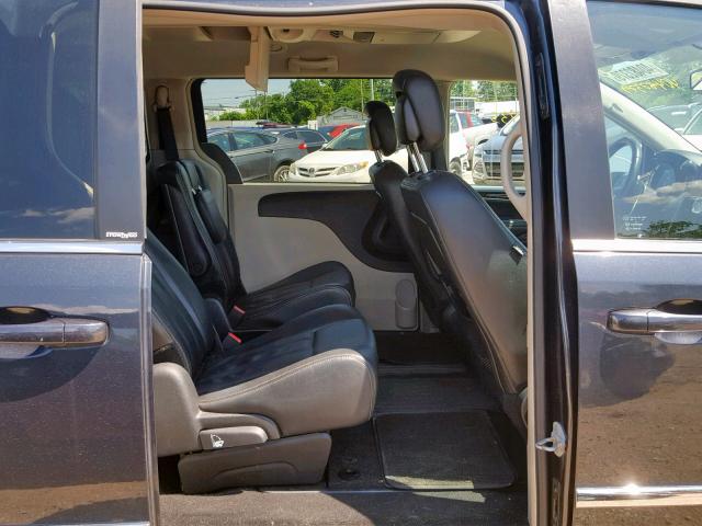 2C4RC1BG3DR604846 - 2013 CHRYSLER TOWN & COU BLUE photo 6