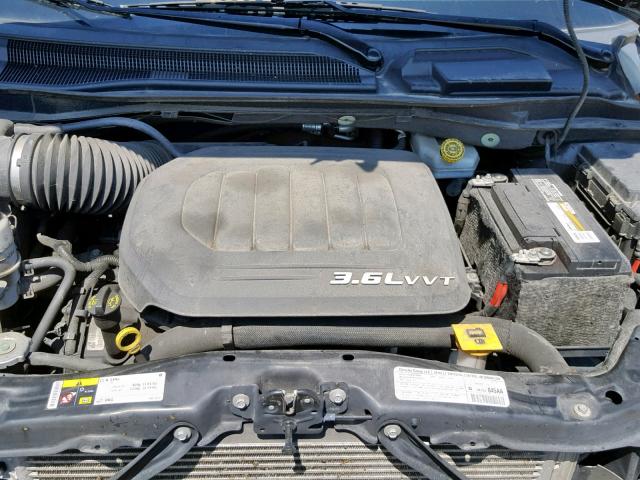 2C4RC1BG3DR604846 - 2013 CHRYSLER TOWN & COU BLUE photo 7