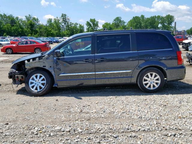 2C4RC1BG3DR604846 - 2013 CHRYSLER TOWN & COU BLUE photo 9