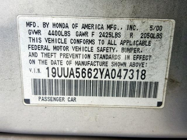 19UUA5662YA047318 - 2000 ACURA 3.2TL SILVER photo 10