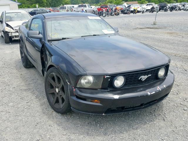 1ZVHT82H855132121 - 2005 FORD MUSTANG GT BLACK photo 1