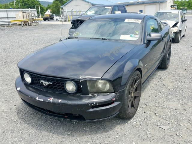 1ZVHT82H855132121 - 2005 FORD MUSTANG GT BLACK photo 2