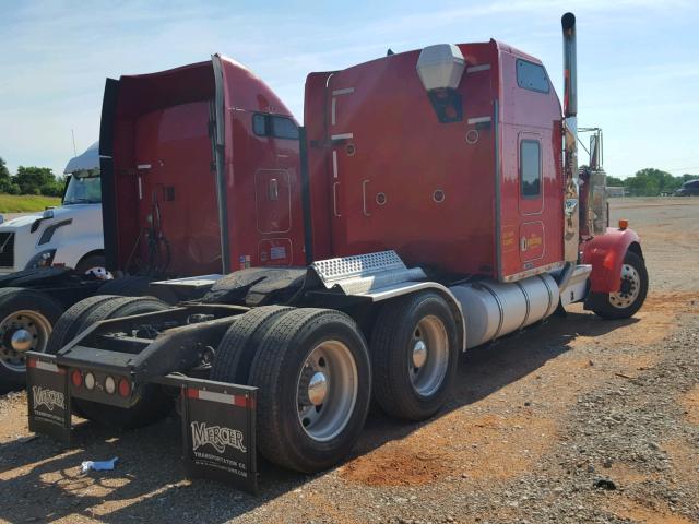 1XKWDB9X33J386782 - 2003 KENWORTH CONSTRUCTI RED photo 4