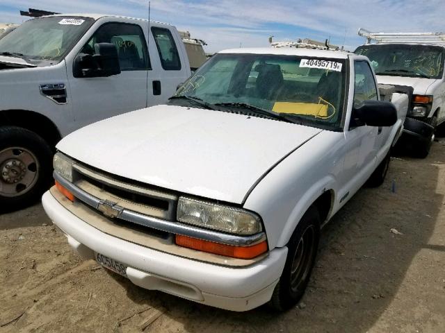 1GCCS14W1Y8201561 - 2000 CHEVROLET S TRUCK S1 WHITE photo 2