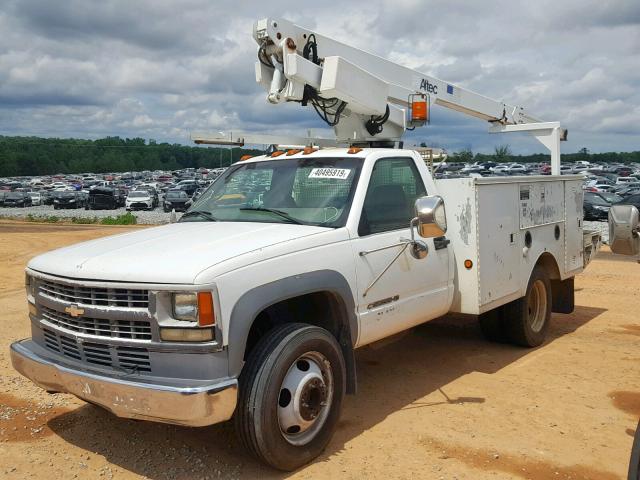 3GBKC34F91M106420 - 2001 CHEVROLET C3500 WHITE photo 2