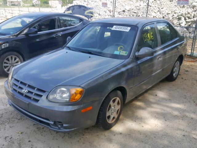 KMHCG45C44U515015 - 2004 HYUNDAI ACCENT GL GRAY photo 2