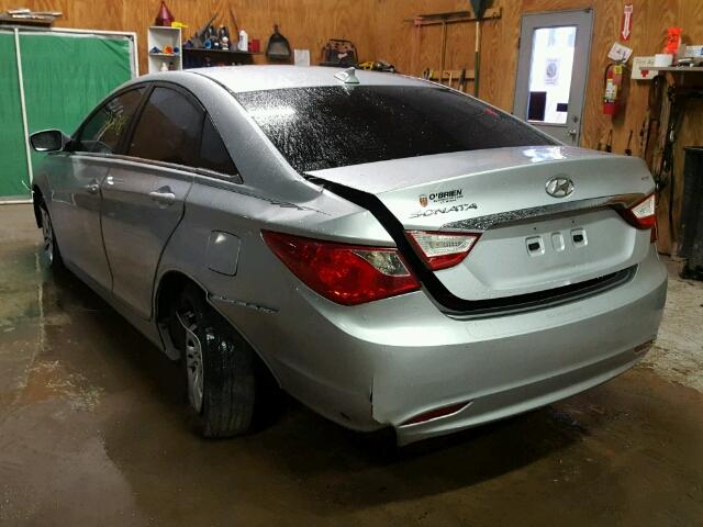 5NPEB4AC6DH599379 - 2013 HYUNDAI SONATA GLS SILVER photo 3