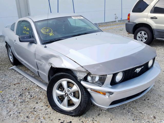 1ZVFT82H455115873 - 2005 FORD MUSTANG GT SILVER photo 1