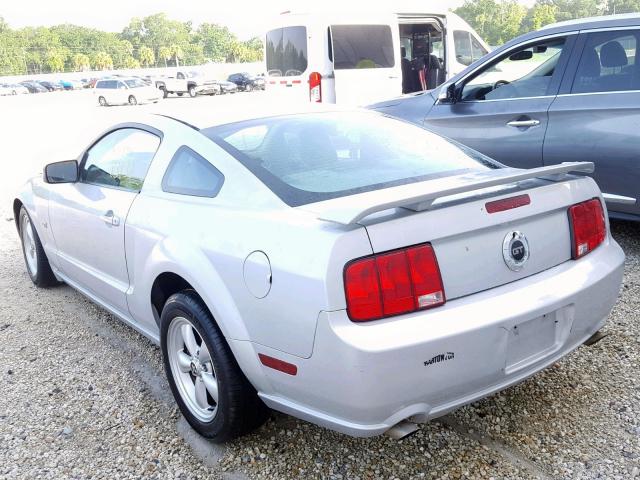1ZVFT82H455115873 - 2005 FORD MUSTANG GT SILVER photo 3