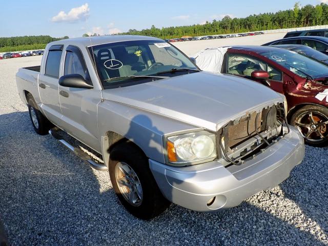 1D7HE48N25S244455 - 2005 DODGE DAKOTA QUA SILVER photo 1