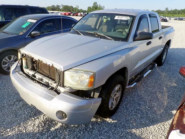 1D7HE48N25S244455 - 2005 DODGE DAKOTA QUA SILVER photo 2