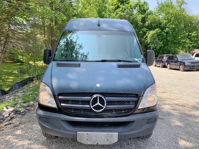 WD3PE8CC6B5526427 - 2011 MERCEDES-BENZ SPRINTER 2 BLACK photo 9