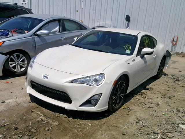 JF1ZNAA11G9705388 - 2016 TOYOTA SCION FR-S WHITE photo 2