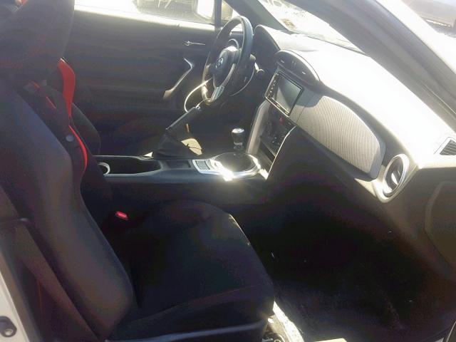 JF1ZNAA11G9705388 - 2016 TOYOTA SCION FR-S WHITE photo 5