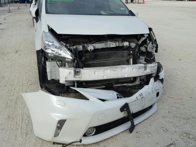 JTDZN3EU0C3097340 - 2012 TOYOTA PRIUS V WHITE photo 9