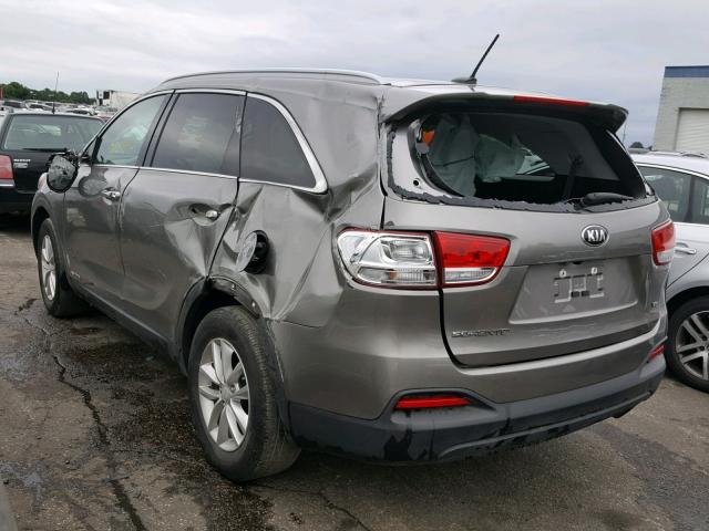 5XYPGDA50HG196667 - 2017 KIA SORENTO LX GRAY photo 3