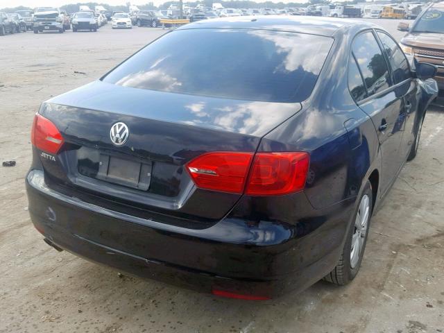 3VW2K7AJ8DM406322 - 2013 VOLKSWAGEN JETTA BASE BLACK photo 4