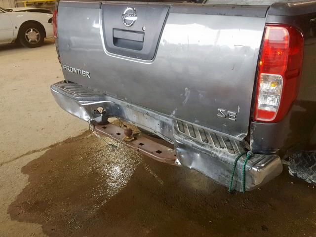 1N6AD07U65C458761 - 2005 NISSAN FRONTIER C GRAY photo 9