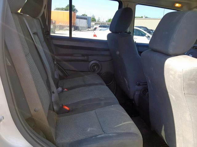 1J8HH48K98C177402 - 2008 JEEP COMMANDER SILVER photo 6