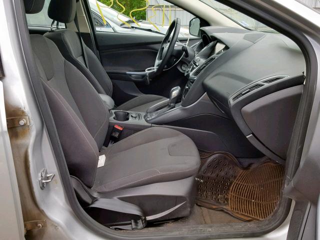 1FAHP3J27CL133119 - 2012 FORD FOCUS TITA SILVER photo 5