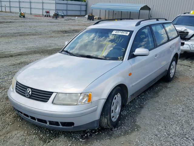 WVWNA63B8XE063587 - 1999 VOLKSWAGEN PASSAT GLS SILVER photo 2