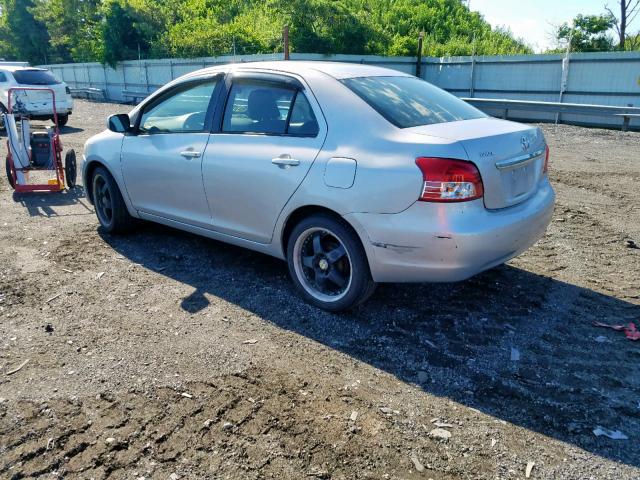 JTDBT923771020360 - 2007 TOYOTA YARIS GRAY photo 3