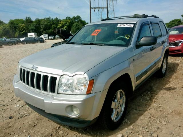 1J4HR48N05C539752 - 2005 JEEP GRAND CHER SILVER photo 2