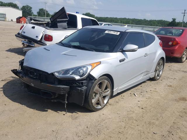 KMHTC6AE2DU121933 - 2013 HYUNDAI VELOSTER T SILVER photo 2